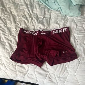 Mike maroon boxerbriefs